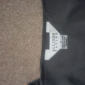 Beautiful gun metal gray xl pull over